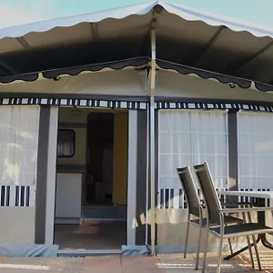 Campingplatz Italia 90 Caravans, Domaso